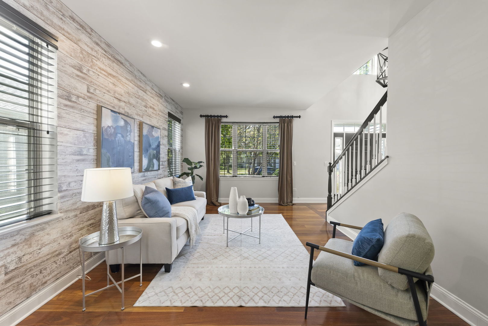 812 Metropolitan Avenue, Bolingbrook, IL 60490