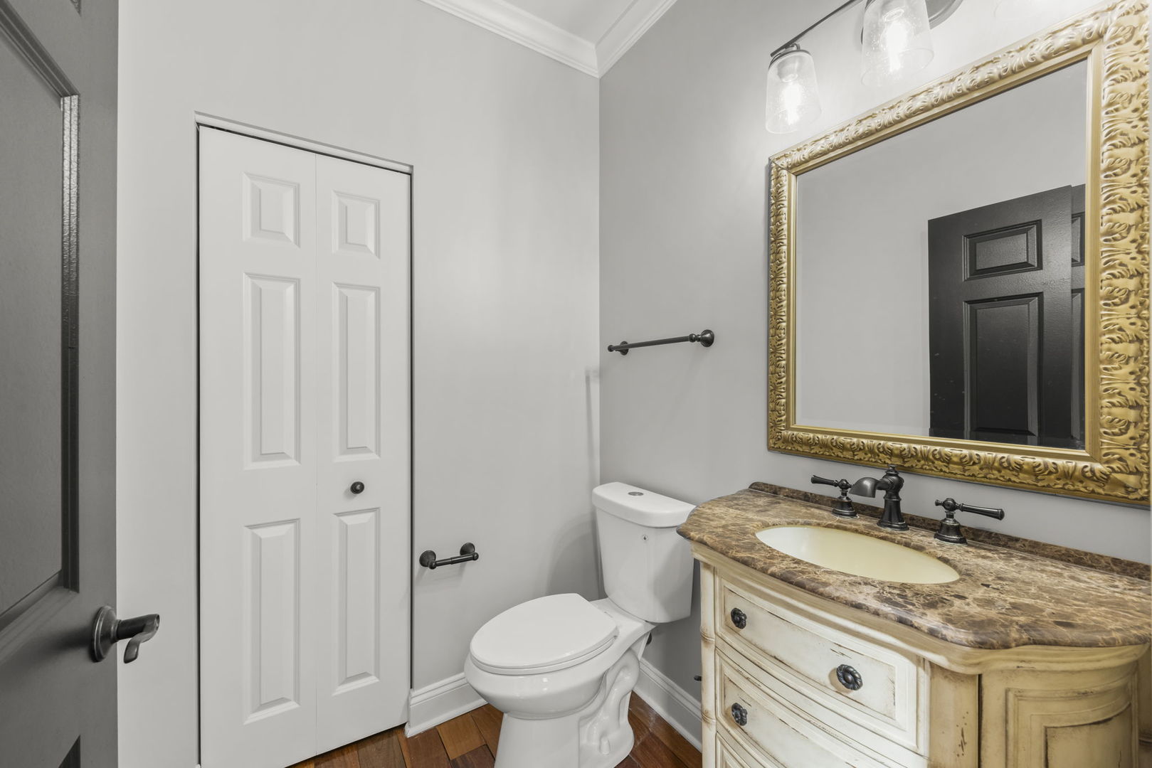812 Metropolitan Avenue, Bolingbrook, IL 60490