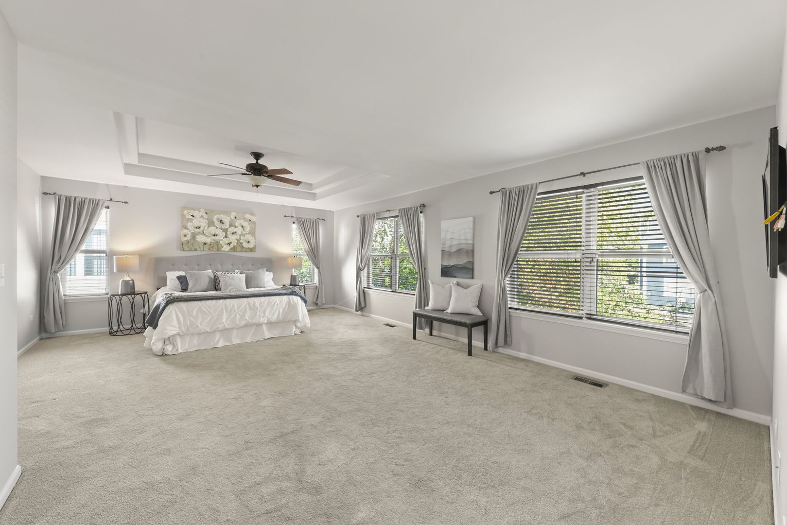 812 Metropolitan Avenue, Bolingbrook, IL 60490