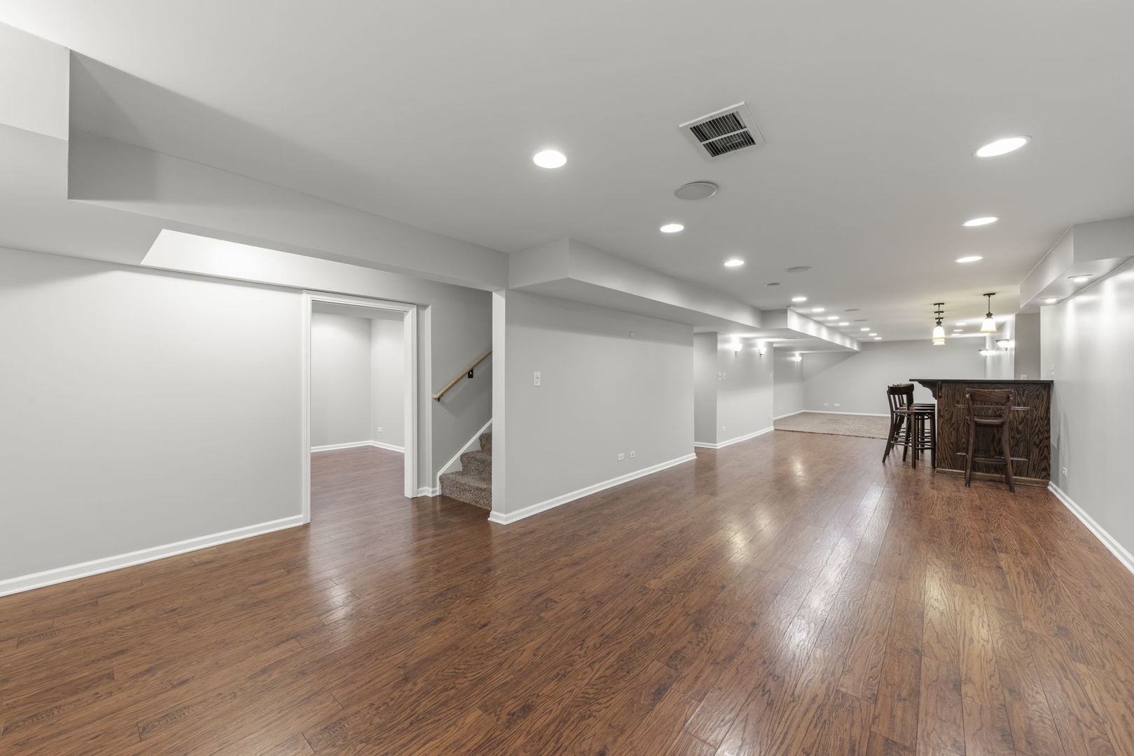 812 Metropolitan Avenue, Bolingbrook, IL 60490