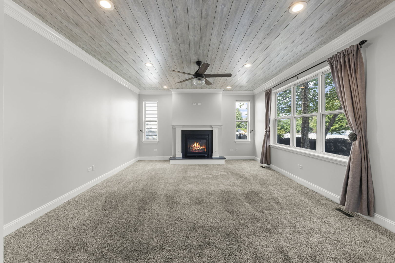 812 Metropolitan Avenue, Bolingbrook, IL 60490