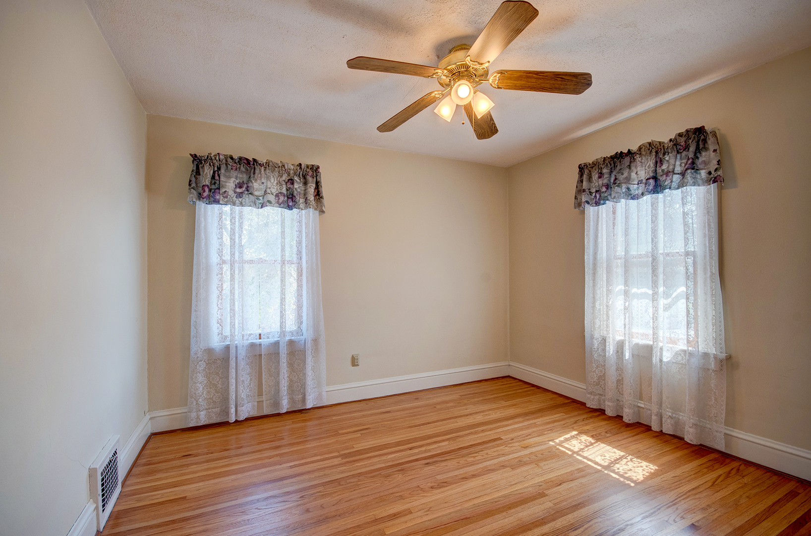 900 Mason Avenue, Joliet, IL 60435