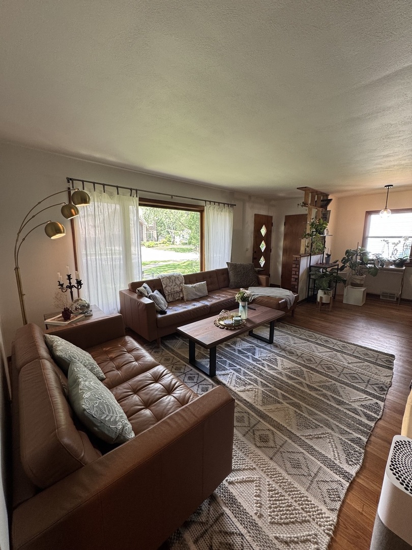 920 Douglas Avenue, Naperville, IL 60540