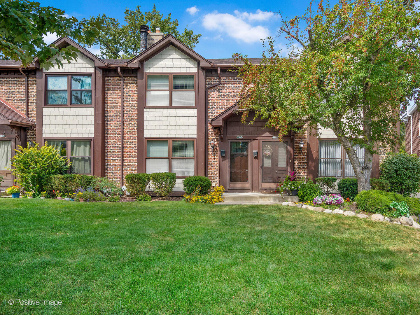 1105 W Hillgrove Avenue #1105, La Grange, IL 60525