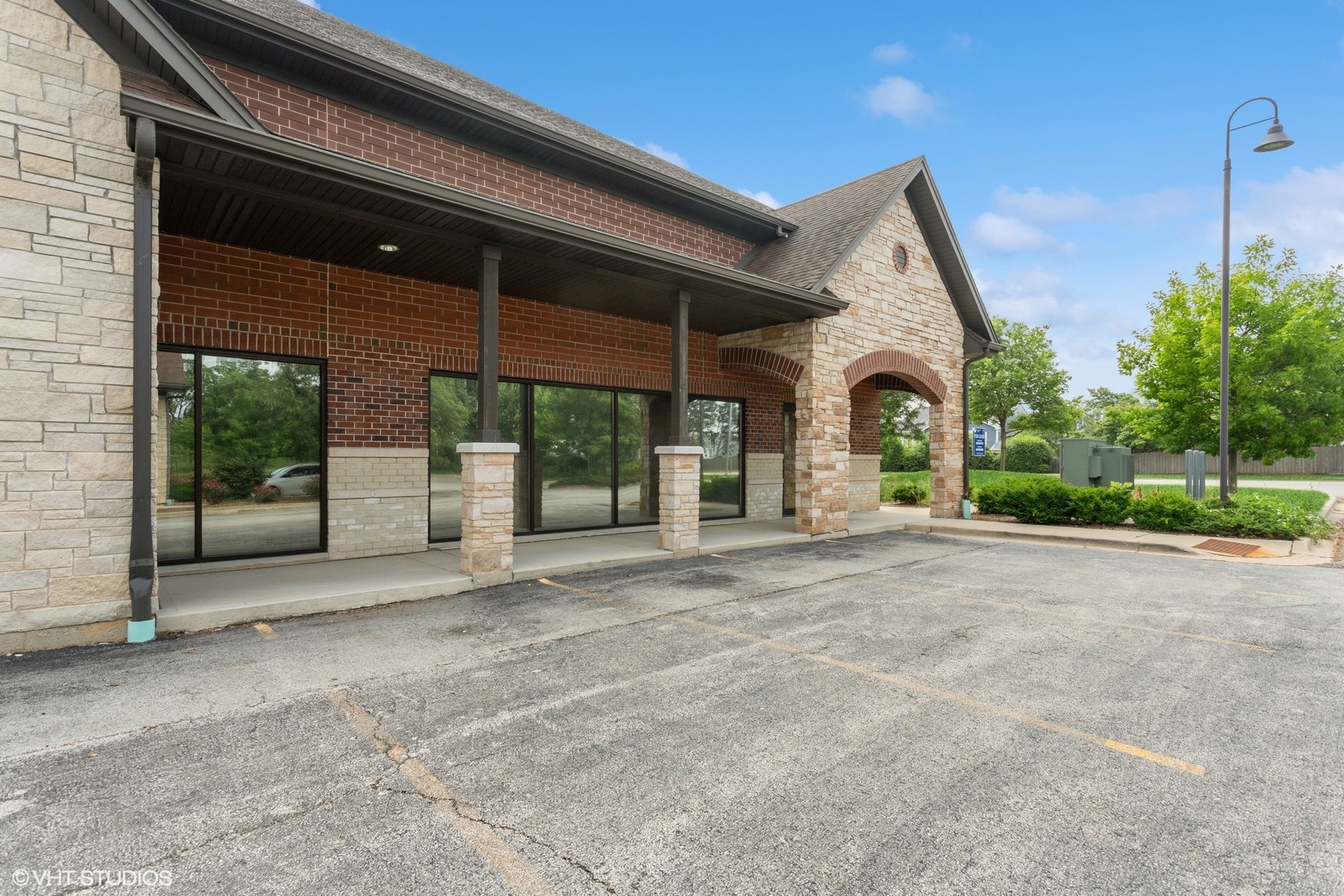 550 W Boughton Road, Bolingbrook, IL 60440