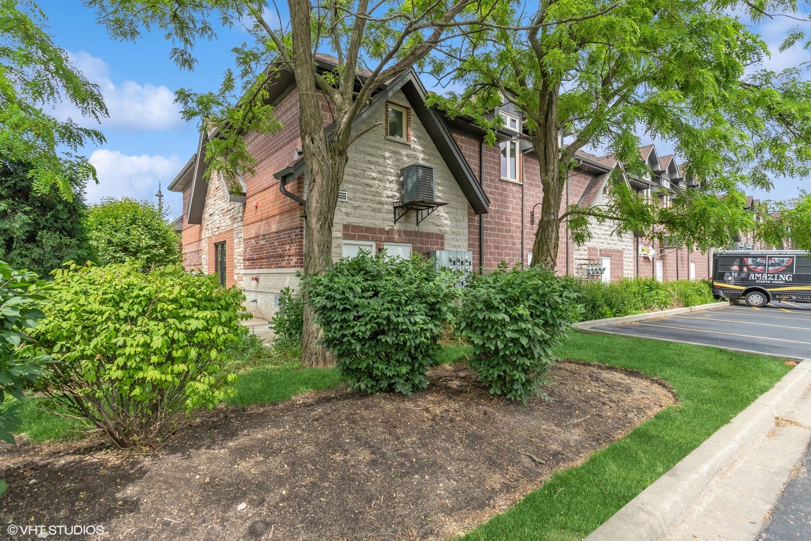 550 W Boughton Road, Bolingbrook, IL 60440