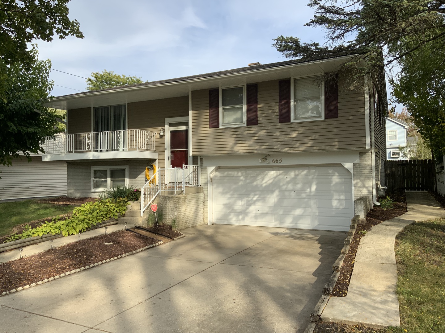 665 Thornwood Drive, Buffalo Grove, IL 60089
