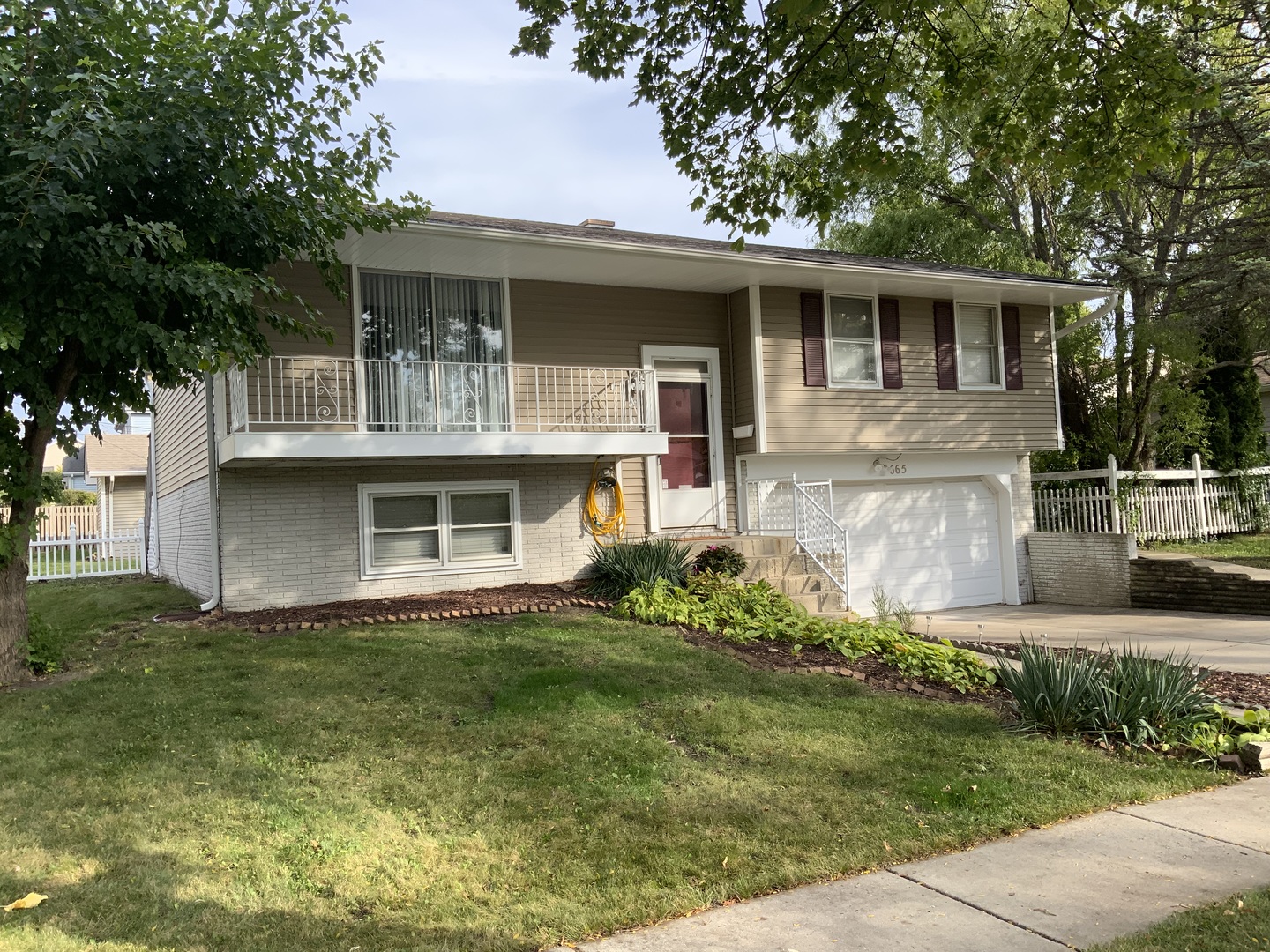 665 Thornwood Drive, Buffalo Grove, IL 60089