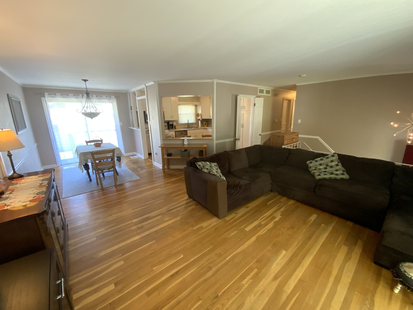 665 Thornwood Drive, Buffalo Grove, IL 60089