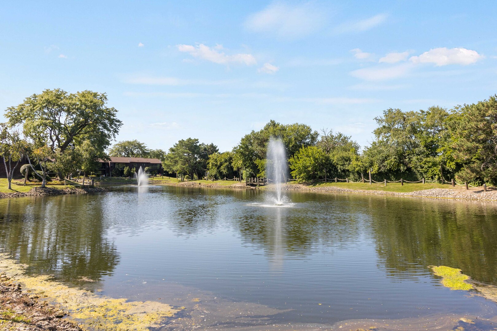 67 W 64th Street #101, Westmont, IL 60559