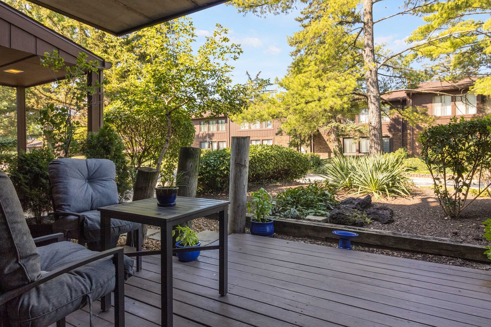 67 W 64th Street #101, Westmont, IL 60559