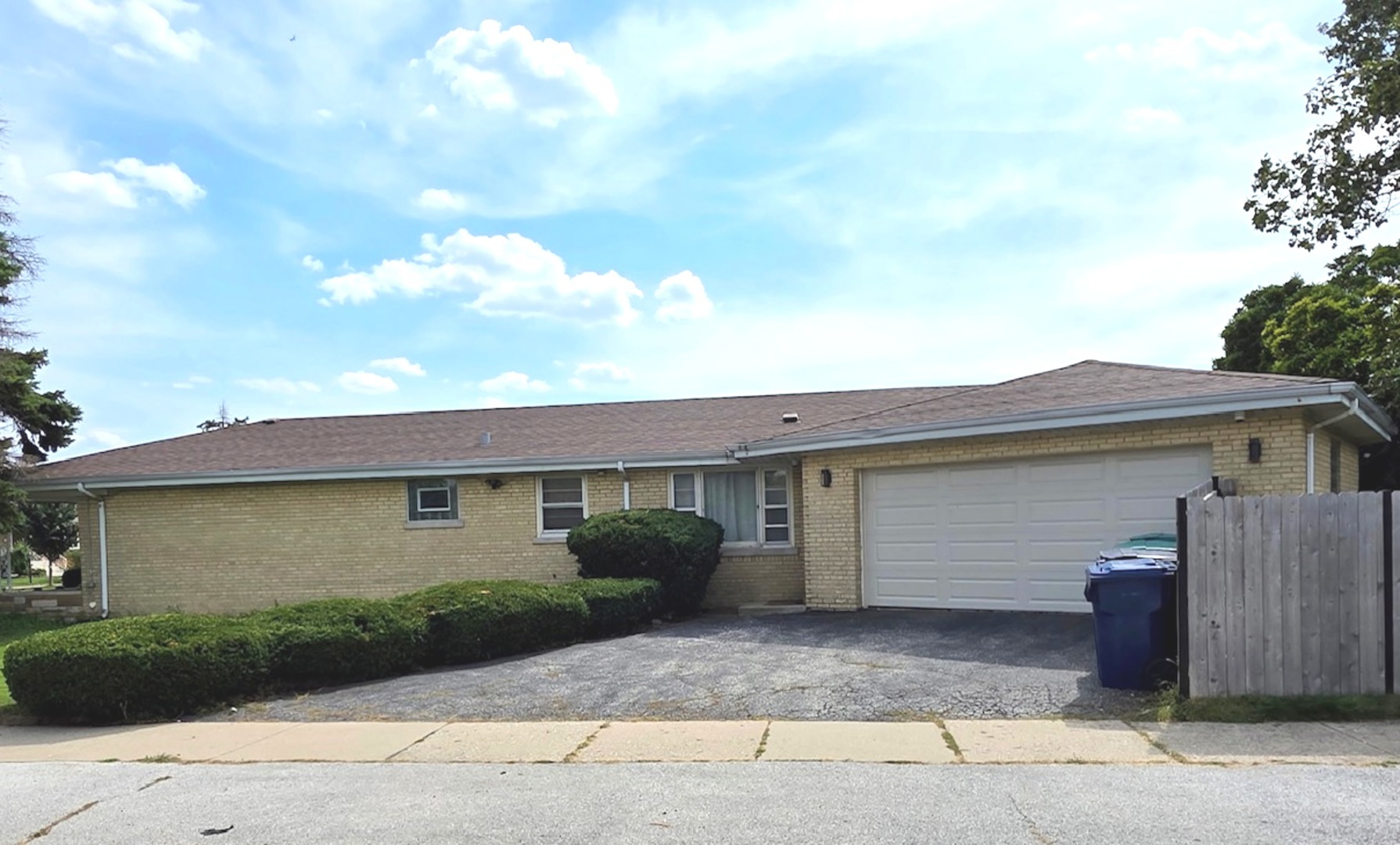 9100 S Saint Louis Avenue, Evergreen Park, IL 60805