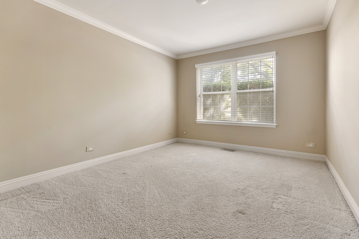 600 Stone Brook Court #600, Elk Grove Village, IL 60007
