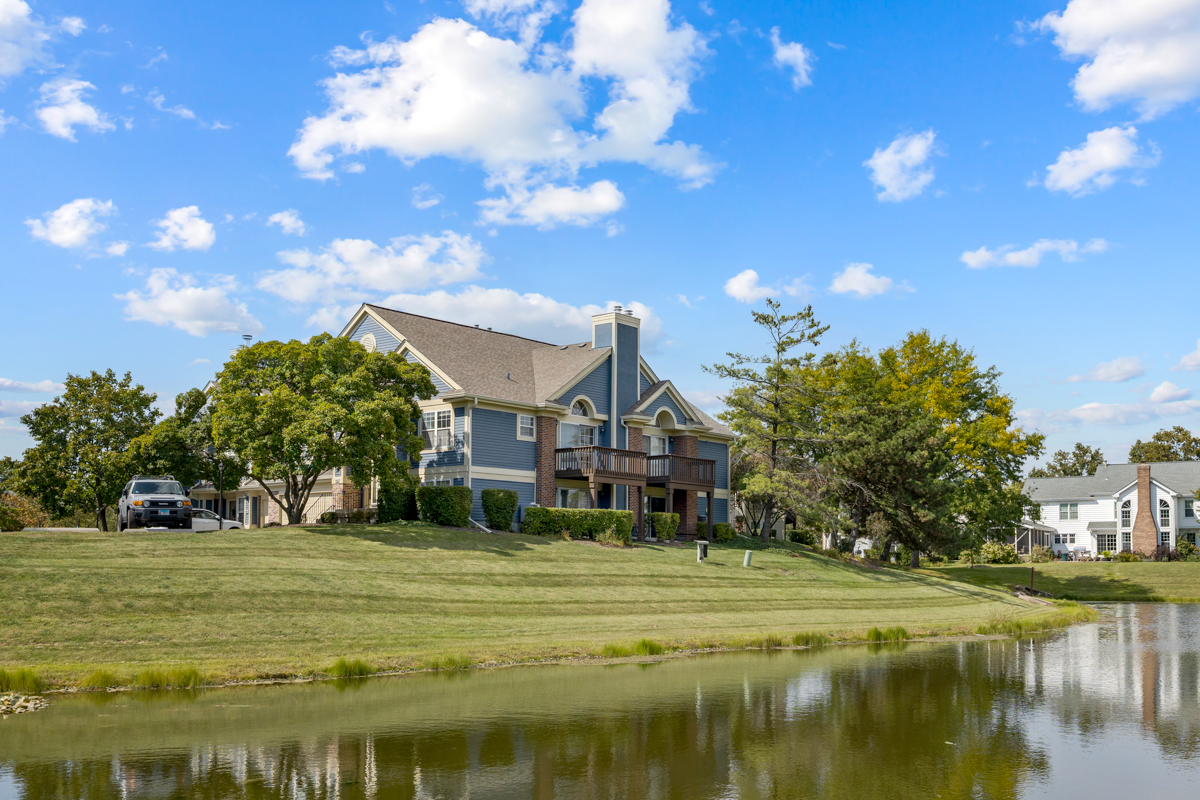 600 Stone Brook Court #600, Elk Grove Village, IL 60007