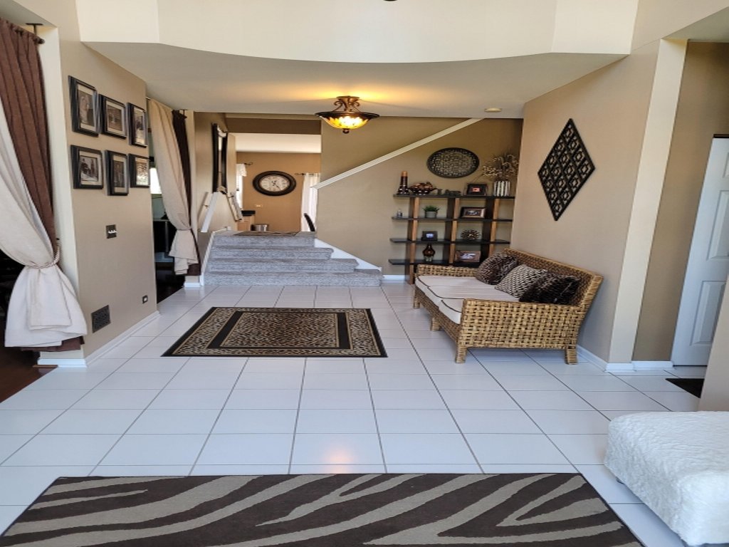 741 Regal Lane, Algonquin, IL 60102