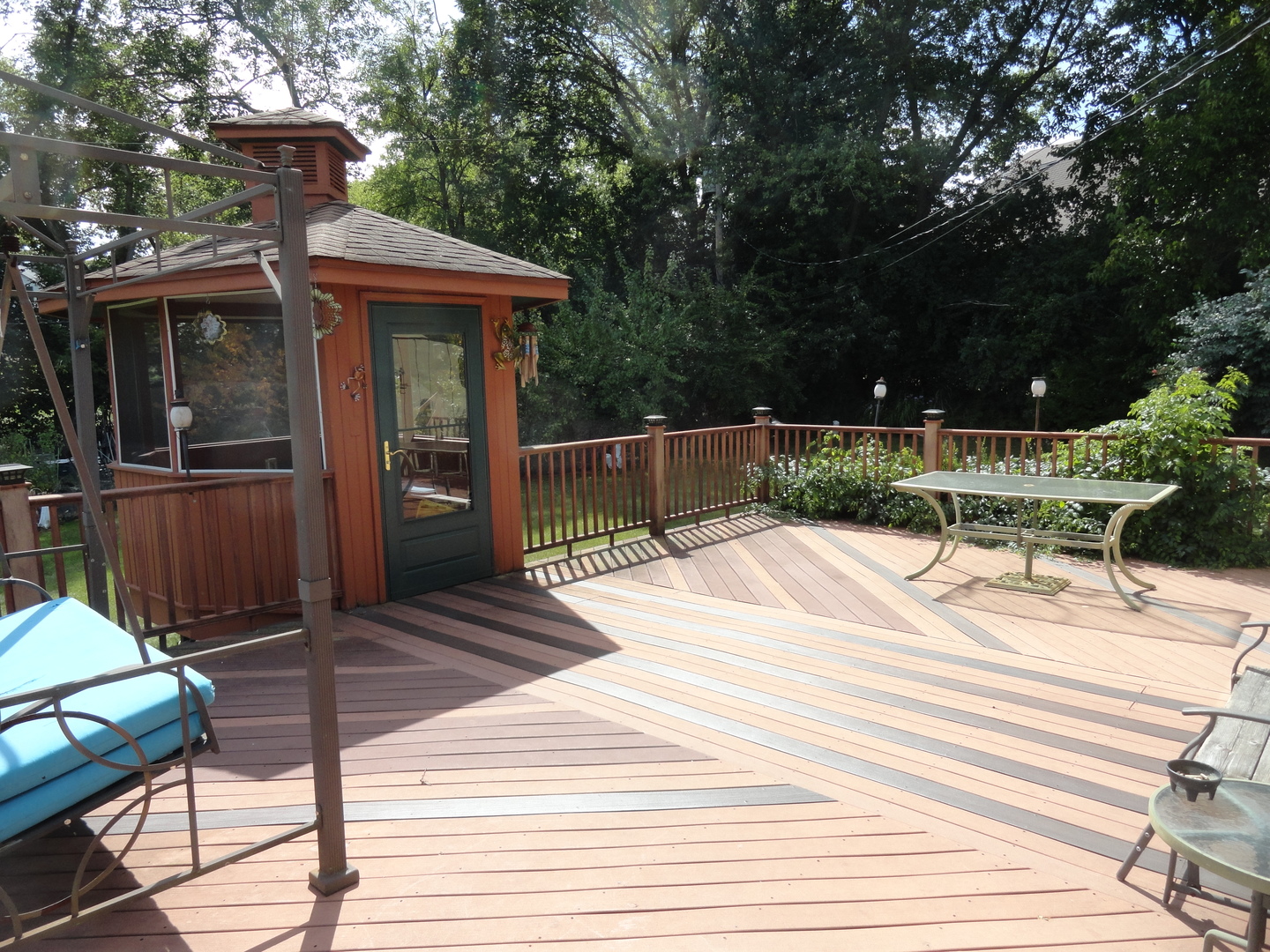 6 Lagoon Drive, Hawthorn Woods, IL 60047