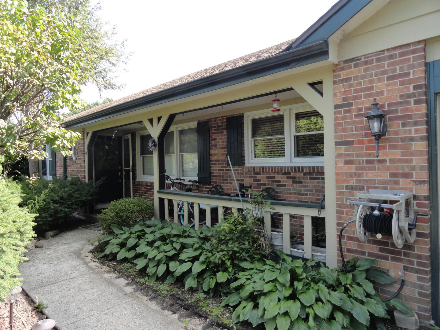 6 Lagoon Drive, Hawthorn Woods, IL 60047