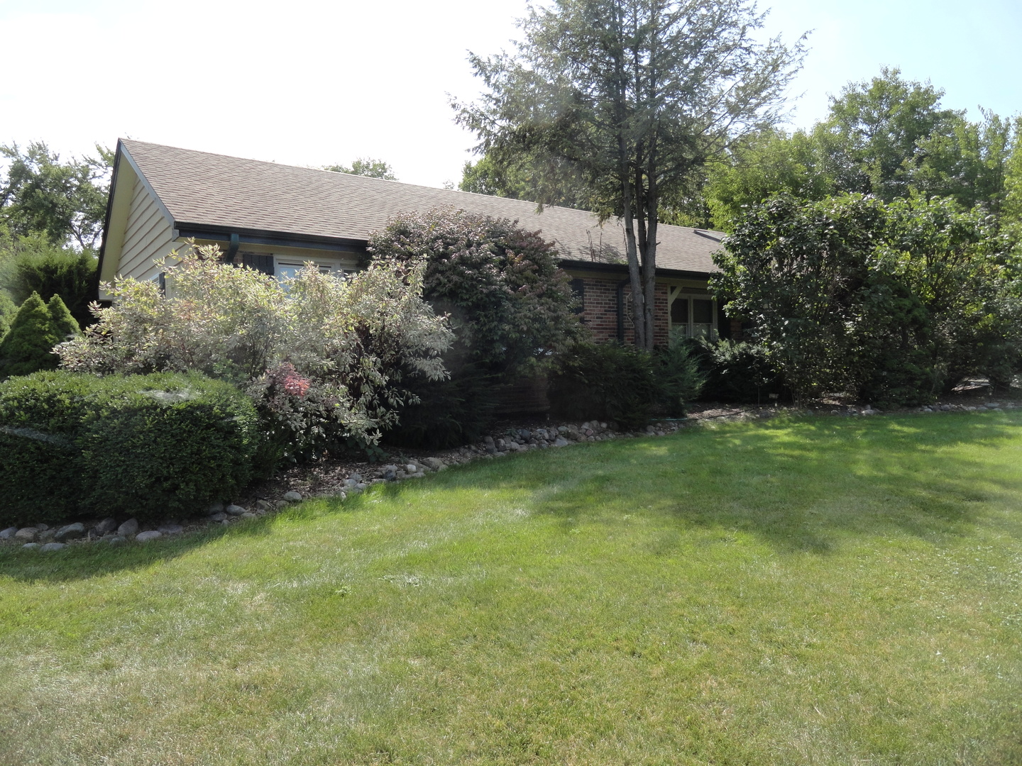 6 Lagoon Drive, Hawthorn Woods, IL 60047