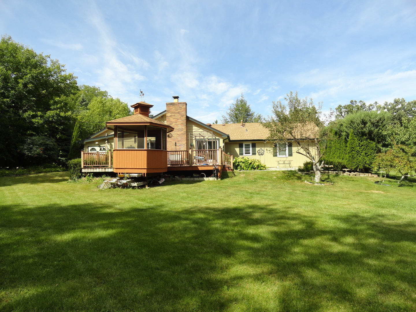 6 Lagoon Drive, Hawthorn Woods, IL 60047