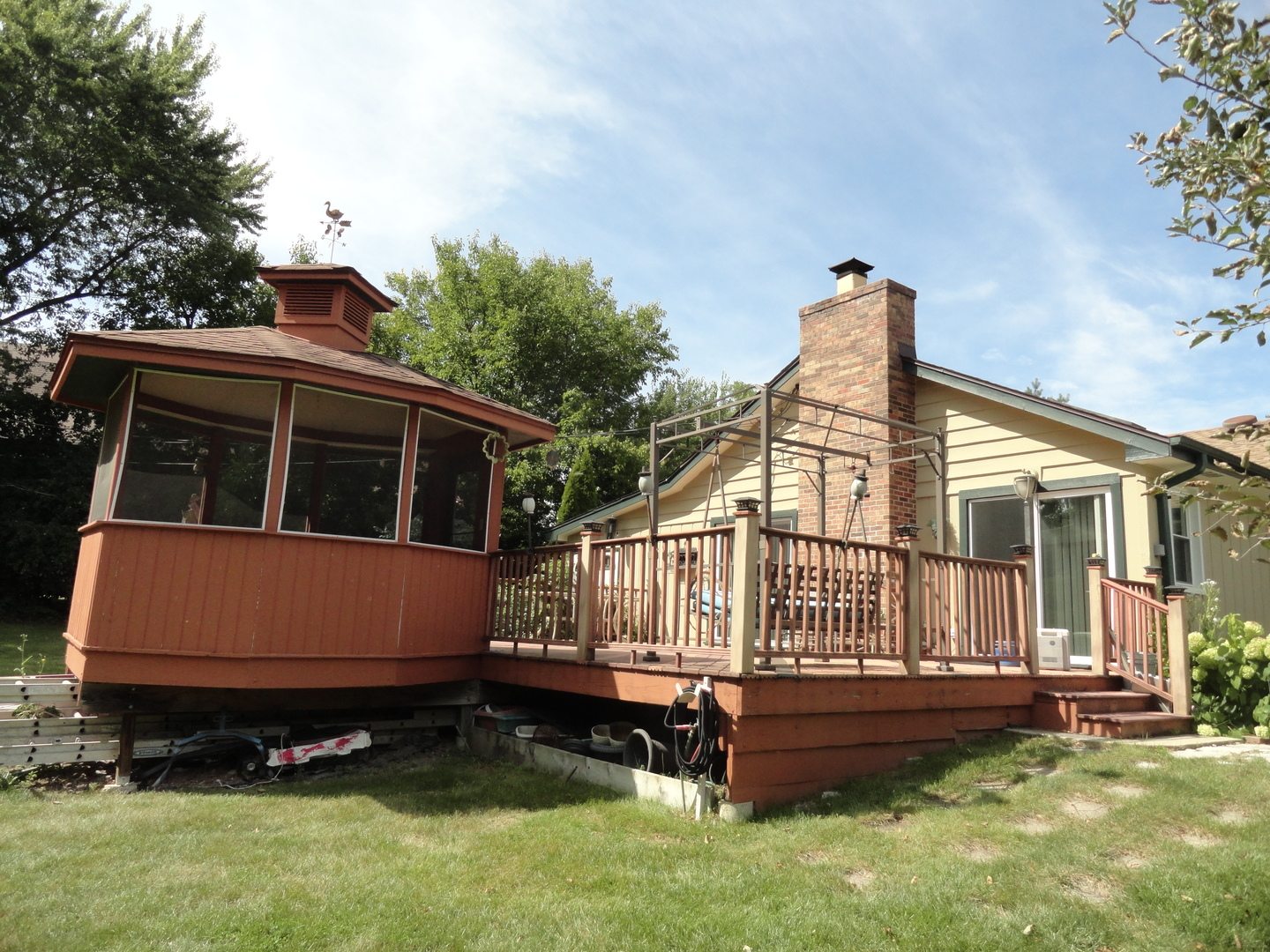 6 Lagoon Drive, Hawthorn Woods, IL 60047