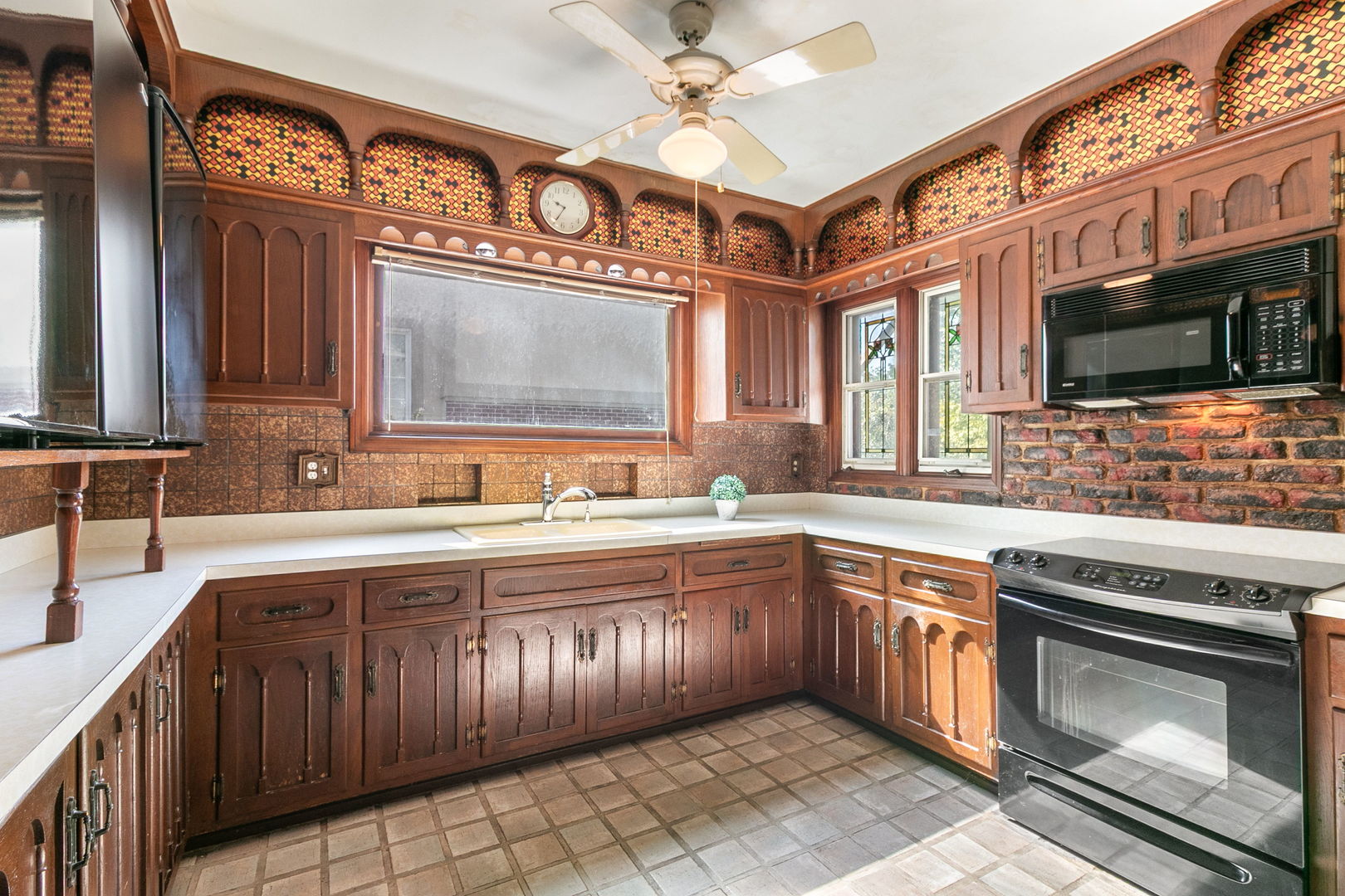 354 Lionel Road, Riverside, IL 60546