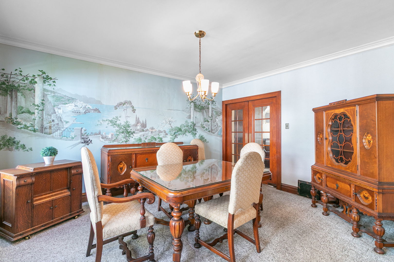 354 Lionel Road, Riverside, IL 60546