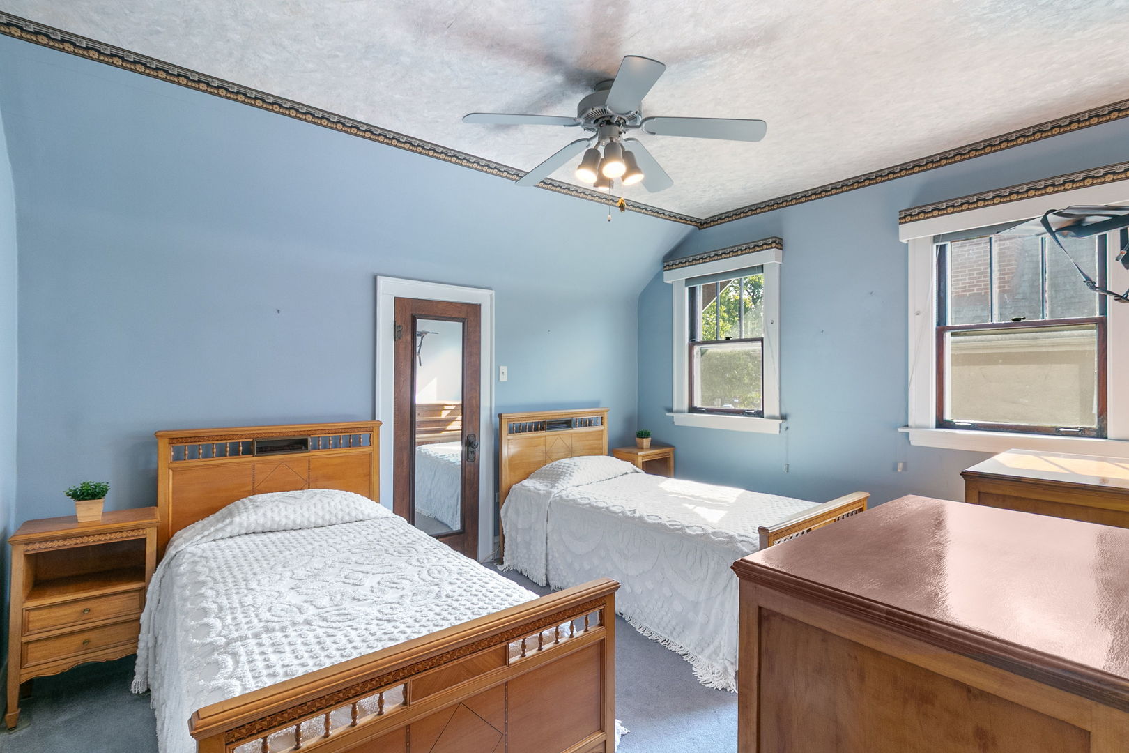 354 Lionel Road, Riverside, IL 60546