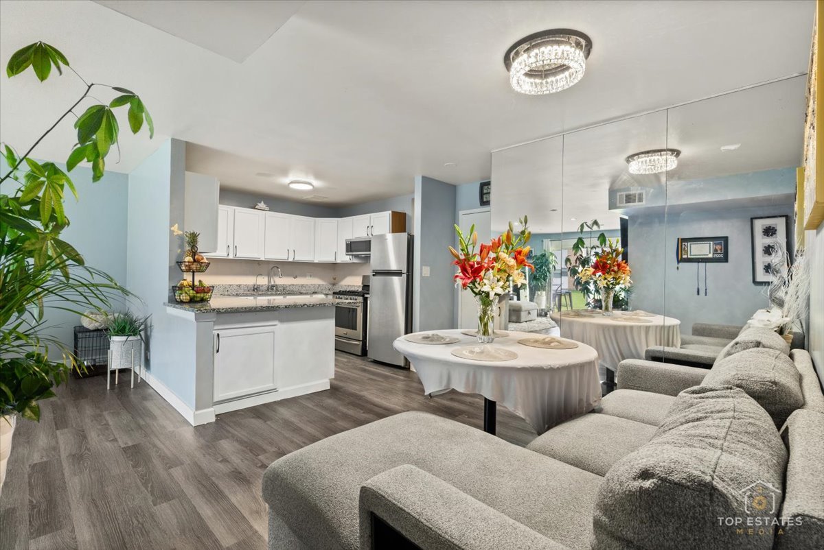 11B Kingery Quarter #107, Willowbrook, IL 60527