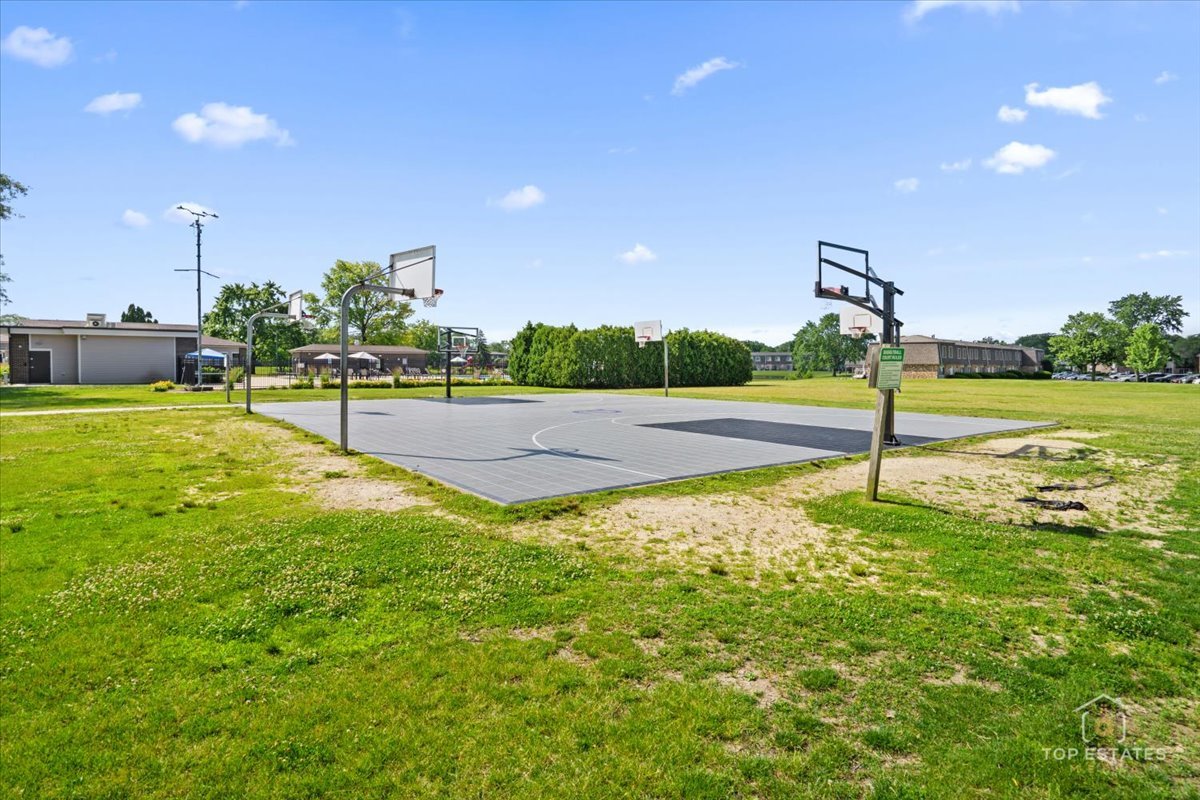 11B Kingery Quarter #107, Willowbrook, IL 60527