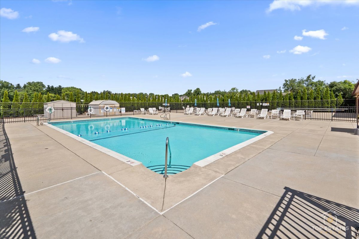 11B Kingery Quarter #107, Willowbrook, IL 60527
