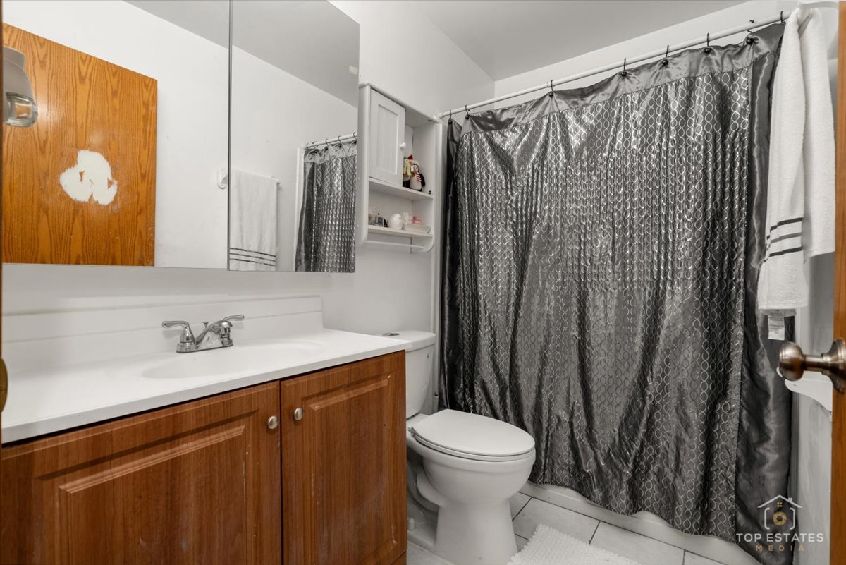 11B Kingery Quarter #107, Willowbrook, IL 60527
