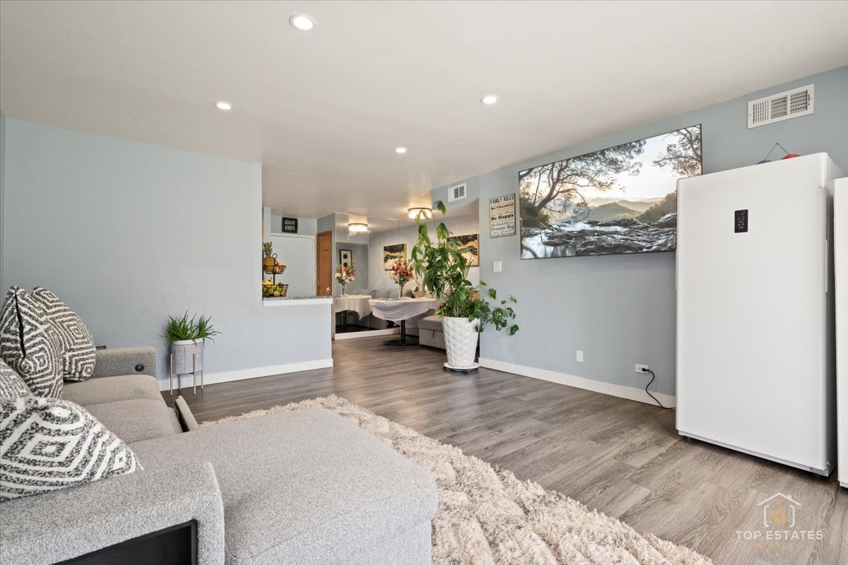 11B Kingery Quarter #107, Willowbrook, IL 60527