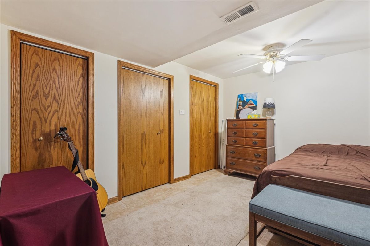 18334 Pine Wood Lane, Tinley Park, IL 60477