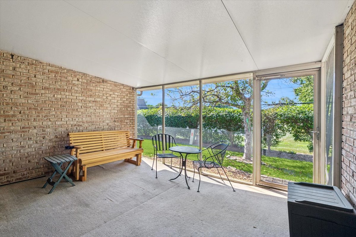 18334 Pine Wood Lane, Tinley Park, IL 60477