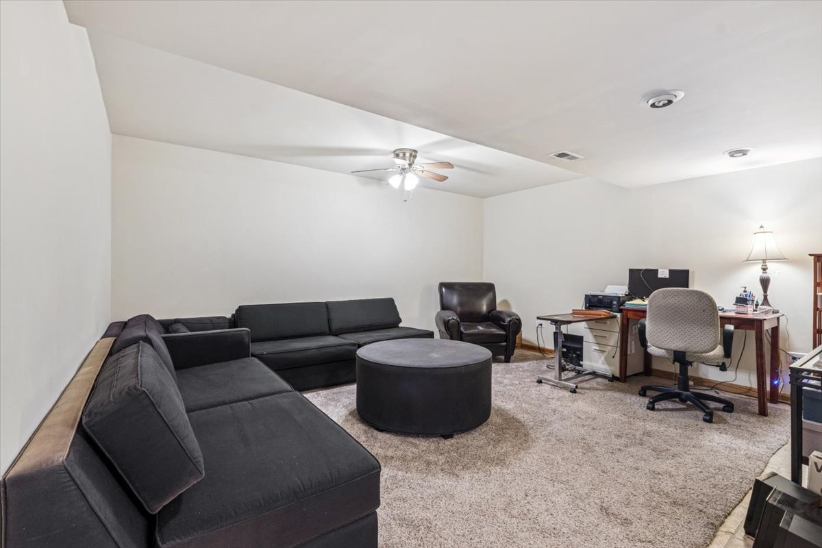 18334 Pine Wood Lane, Tinley Park, IL 60477