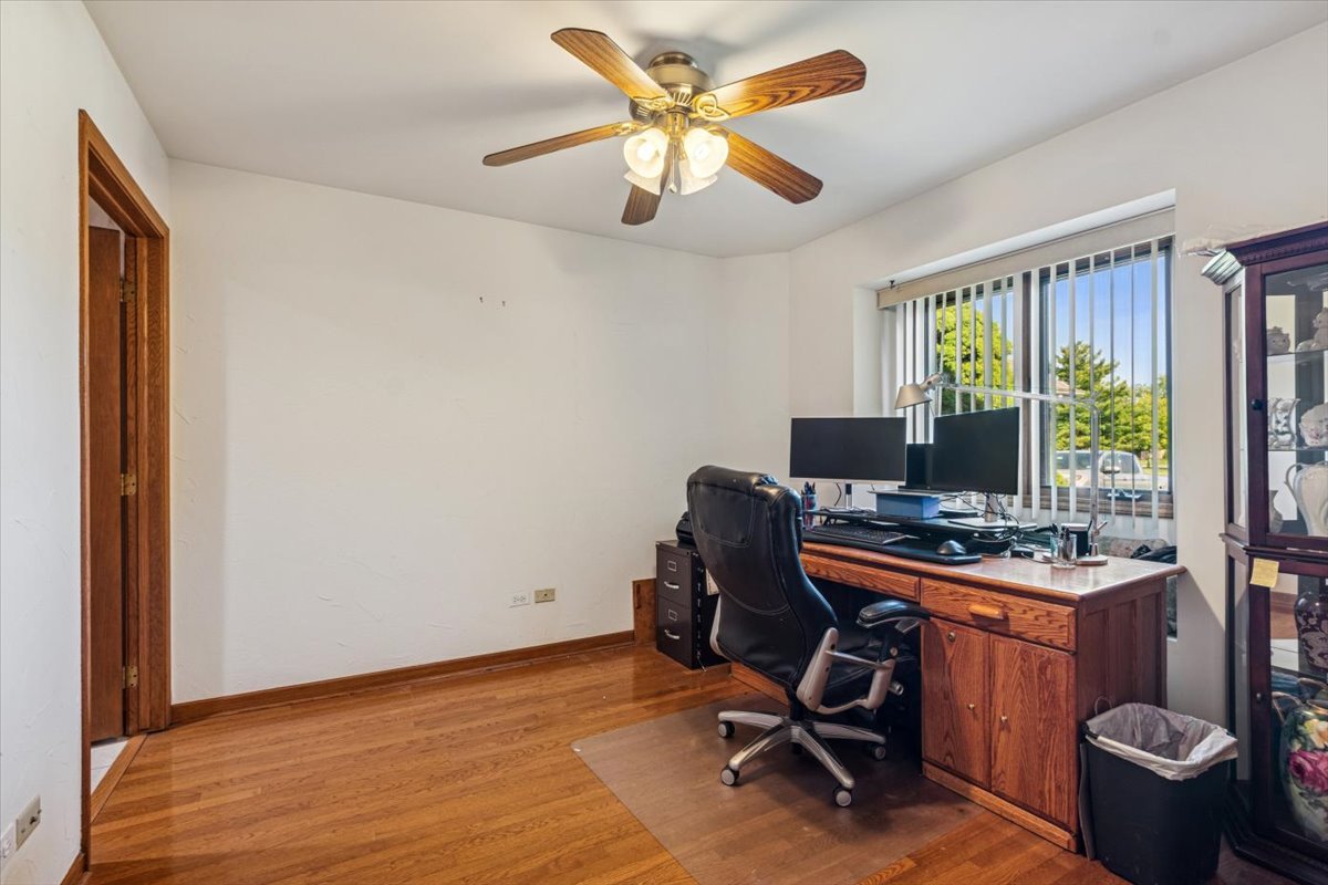 18334 Pine Wood Lane, Tinley Park, IL 60477