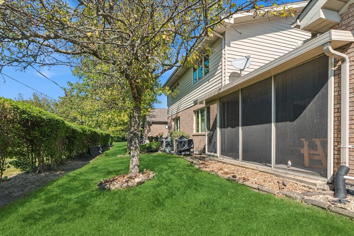 18334 Pine Wood Lane, Tinley Park, IL 60477