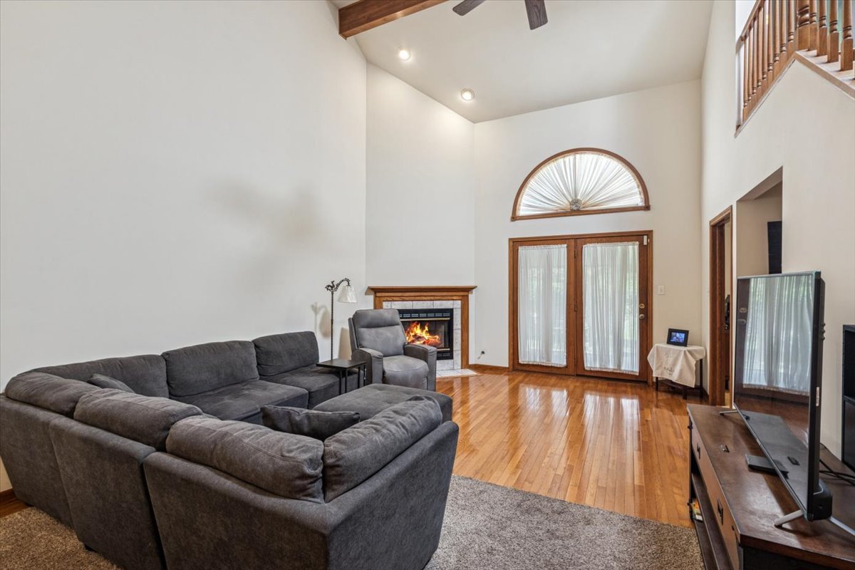 18334 Pine Wood Lane, Tinley Park, IL 60477