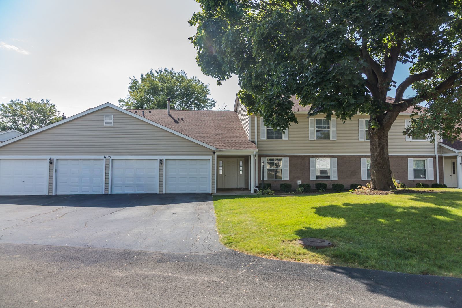 699 GREENFIELD Court #B2, Bartlett, IL 60103