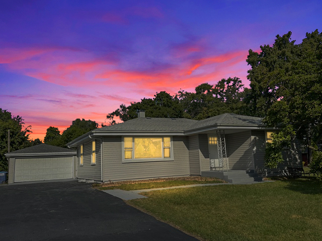6154 Pershing Avenue, Downers Grove, IL 60516