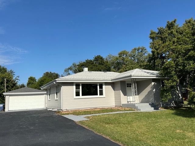 6154 Pershing Avenue, Downers Grove, IL 60516