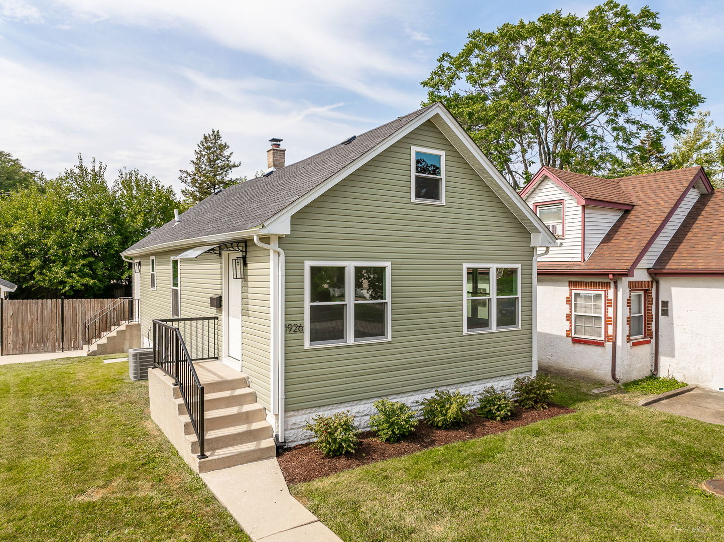 1926 S 19th Avenue, Maywood, IL 60153