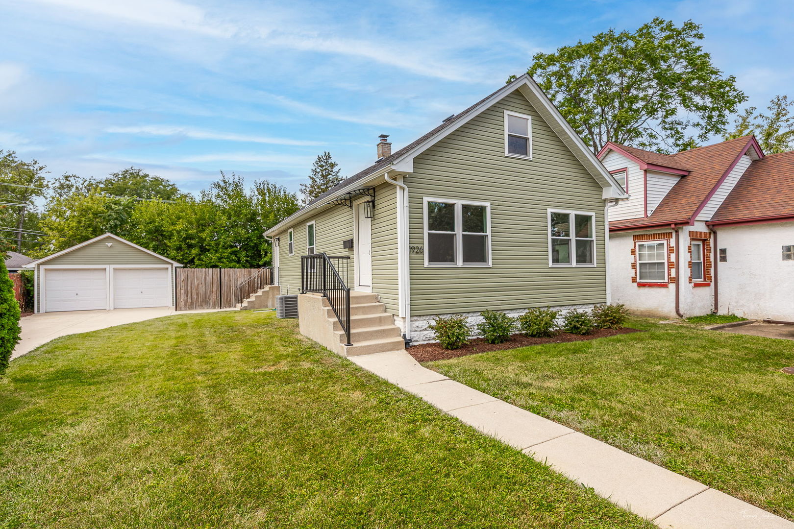 1926 S 19th Avenue, Maywood, IL 60153
