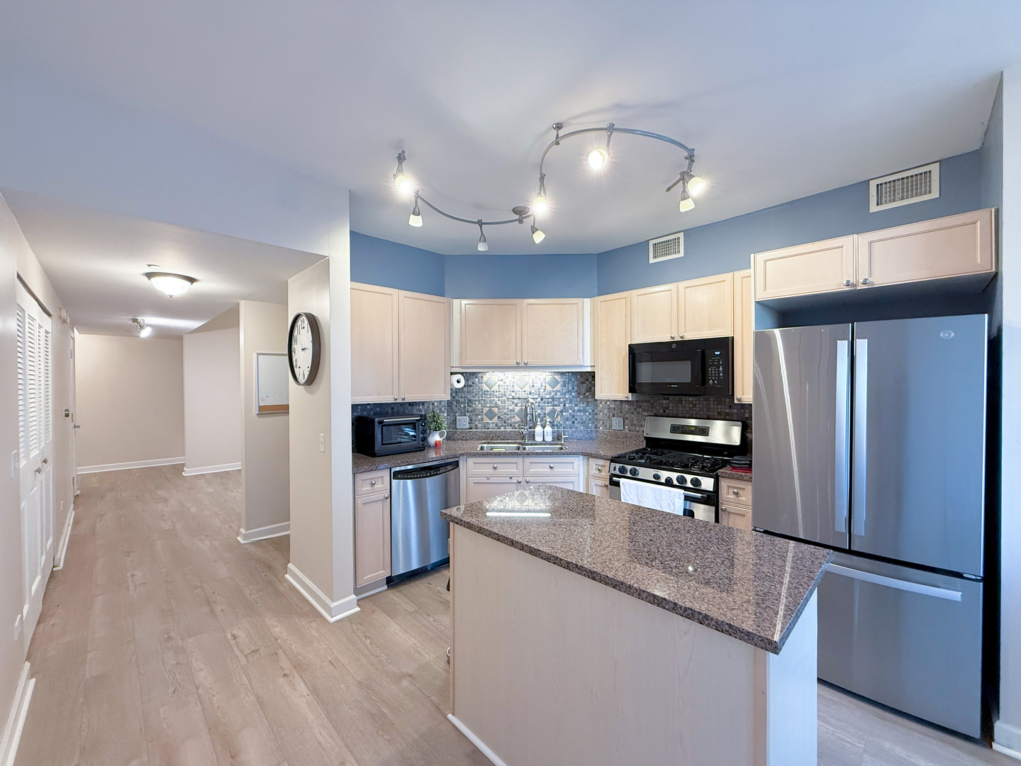 720 W Randolph Street #608, Chicago, IL 60661