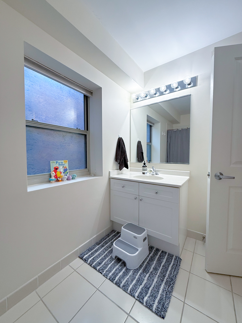 720 W Randolph Street #608, Chicago, IL 60661