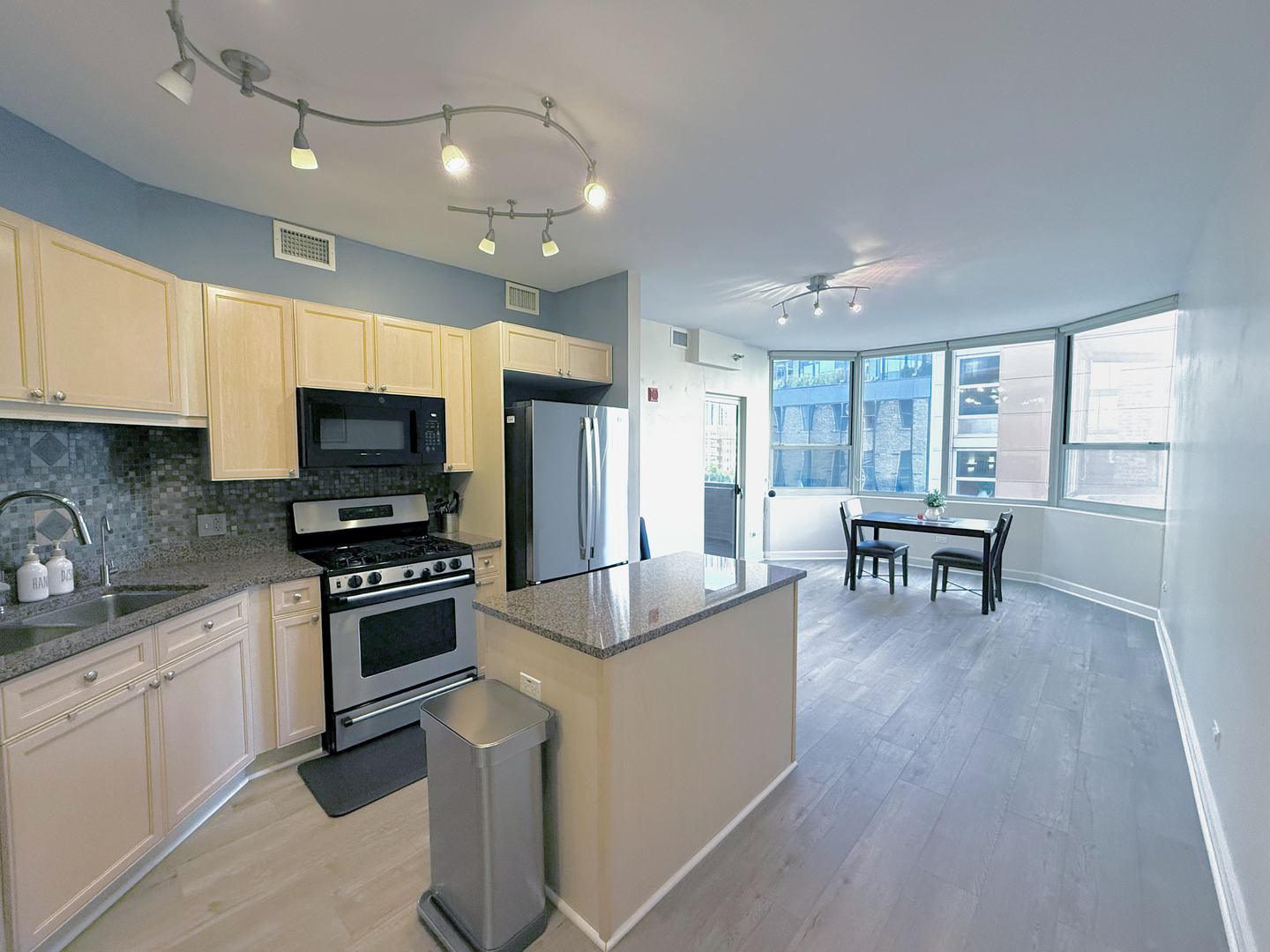 720 W Randolph Street #608, Chicago, IL 60661