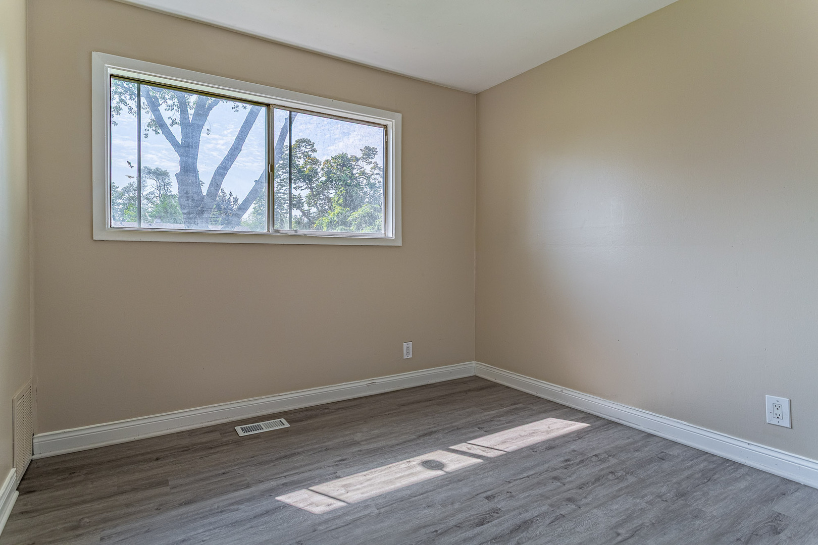 120 GROW Lane, Streamwood, IL 60107