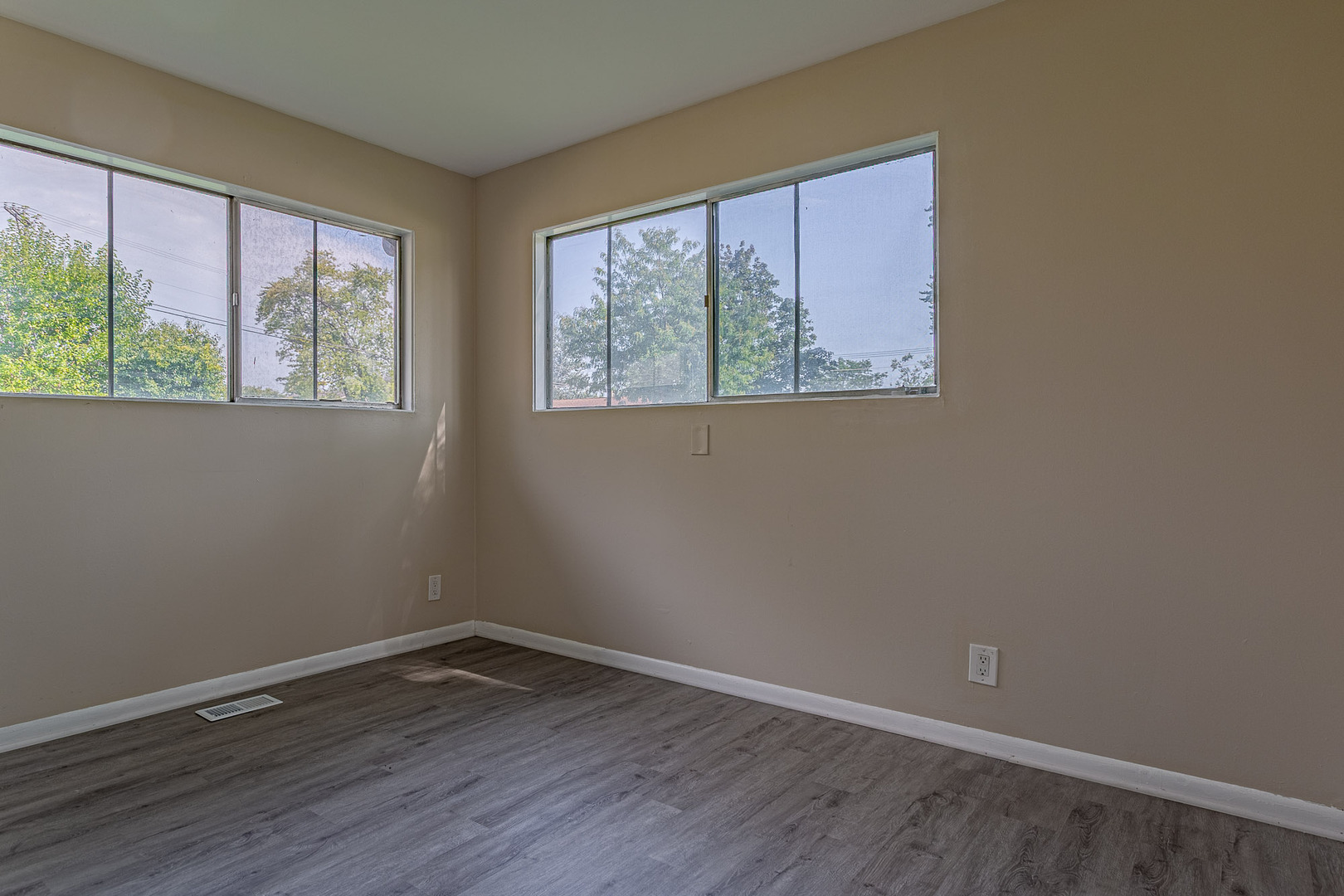 120 GROW Lane, Streamwood, IL 60107