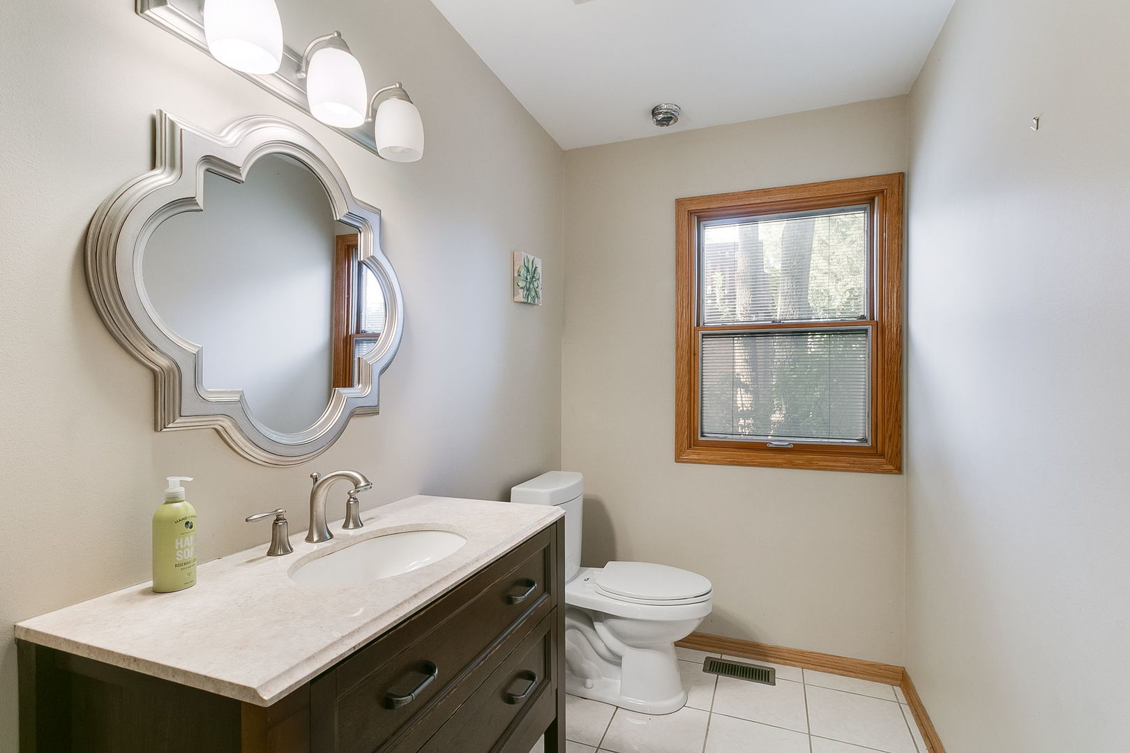 9711 Tulley Avenue, Oak Lawn, IL 60453