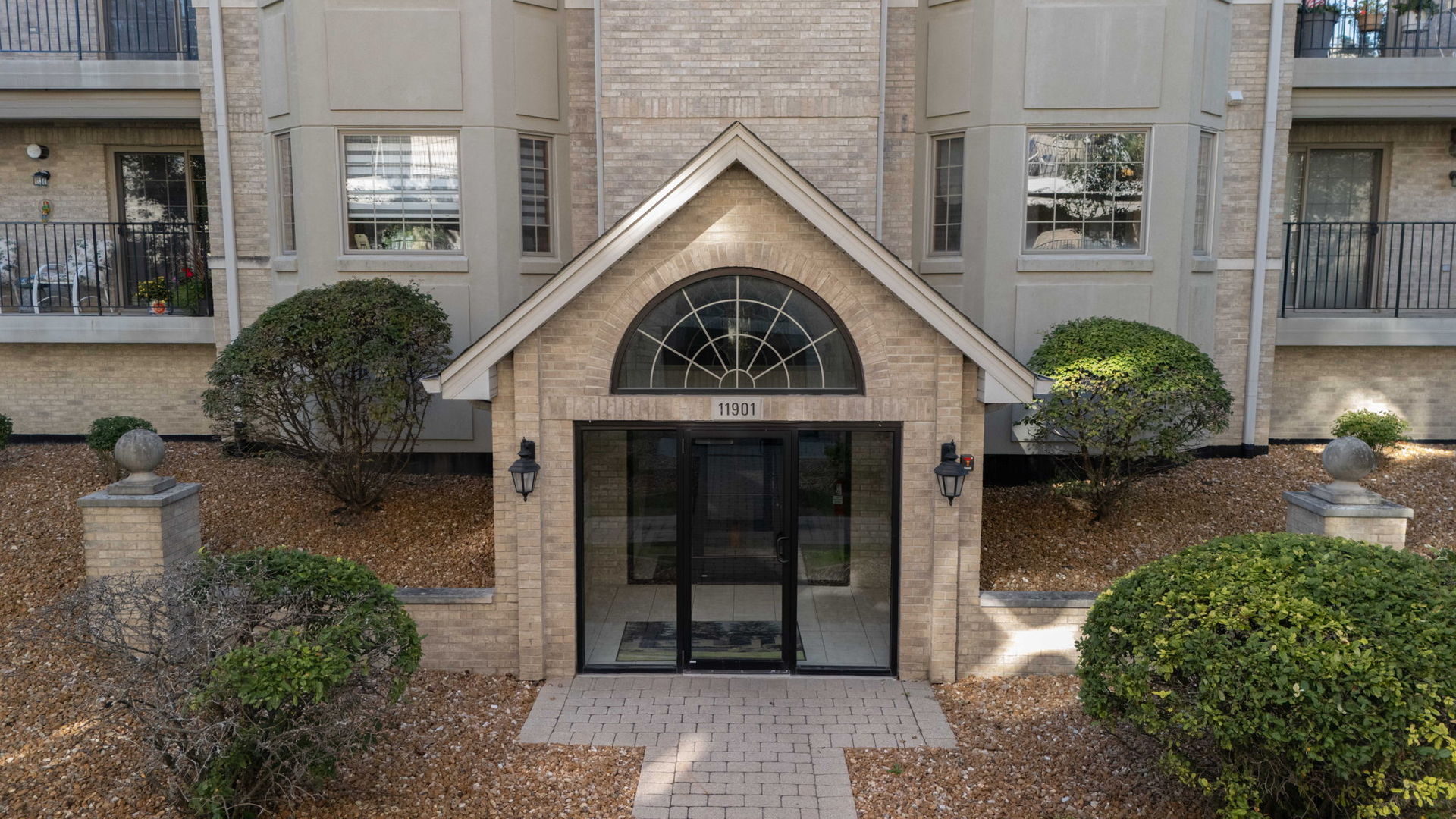 11901 Windemere Court #301, Orland Park, IL 60467